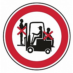 Zákaz dopravy osôb na nakladači