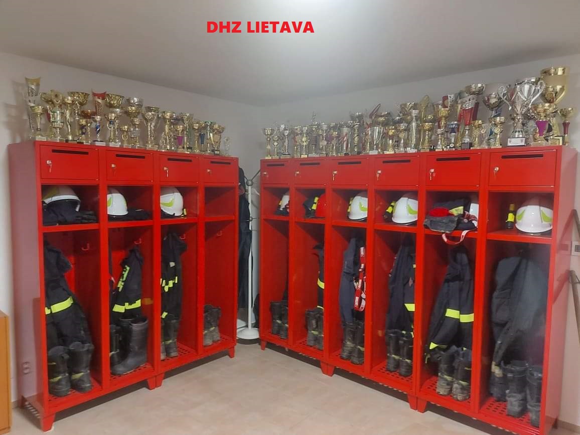 Dvojdielová šatníková skriňa pre hasičov HAN42A Dvojdielová šatníková skriňa pre hasičov HAN42A