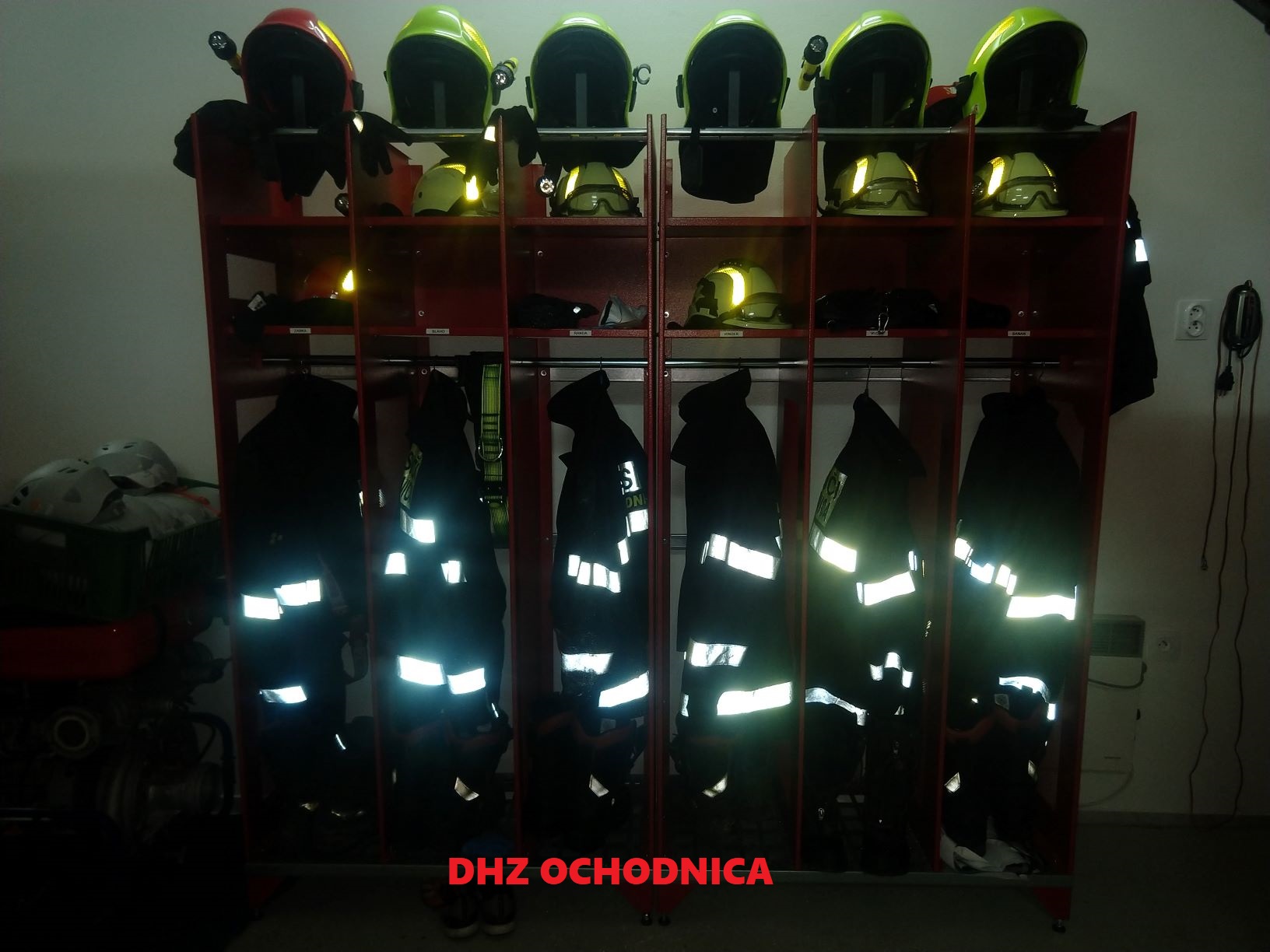 Doplnková sada - šatníková skriňa pre hasičov IPS D2 Doplnková sada - šatníková skriňa pre hasičov IPS D2