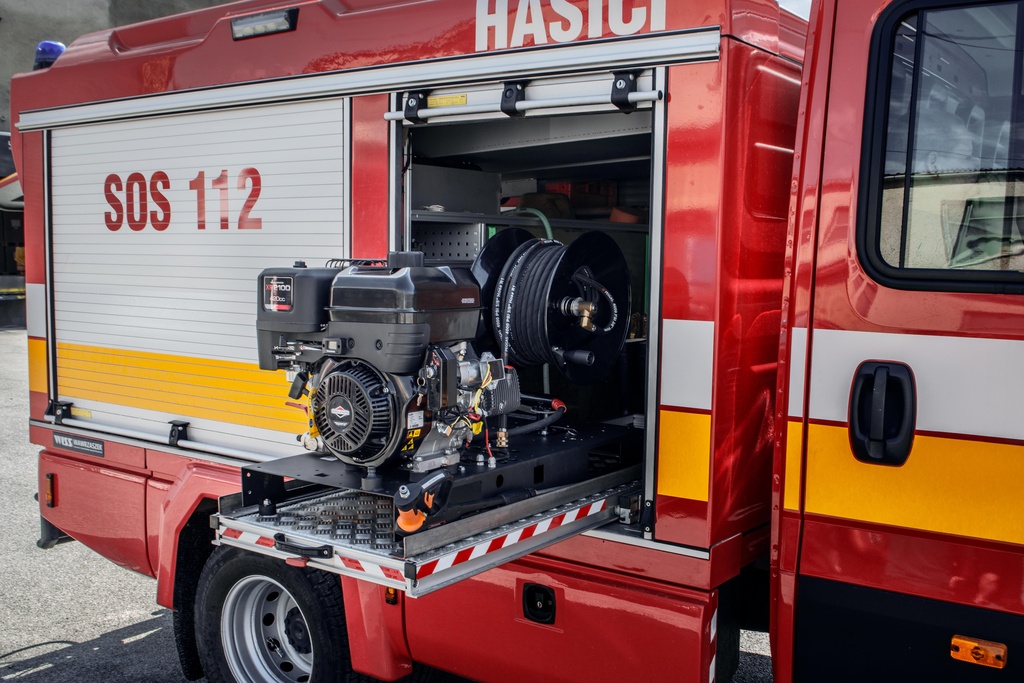Vysokotlakové zariadenie do hasičského auta motor Briggs and Stratton-220 bar
