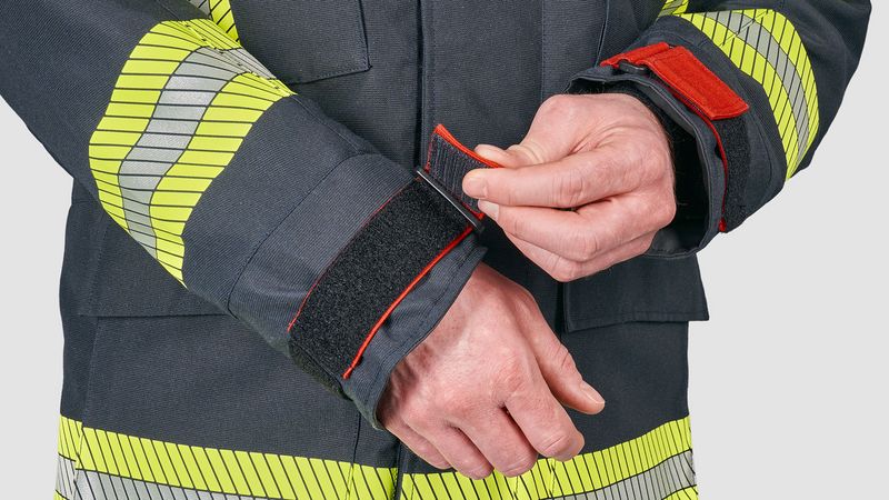 Nový Ľahký zásahový odev Rosenbauer GAROS G 30 s membránou BLACK BLUE /GOLD Nový Ľahký zásahový odev Rosenbauer GAROS G 30 s membránou BLACK BLUE /GOLD