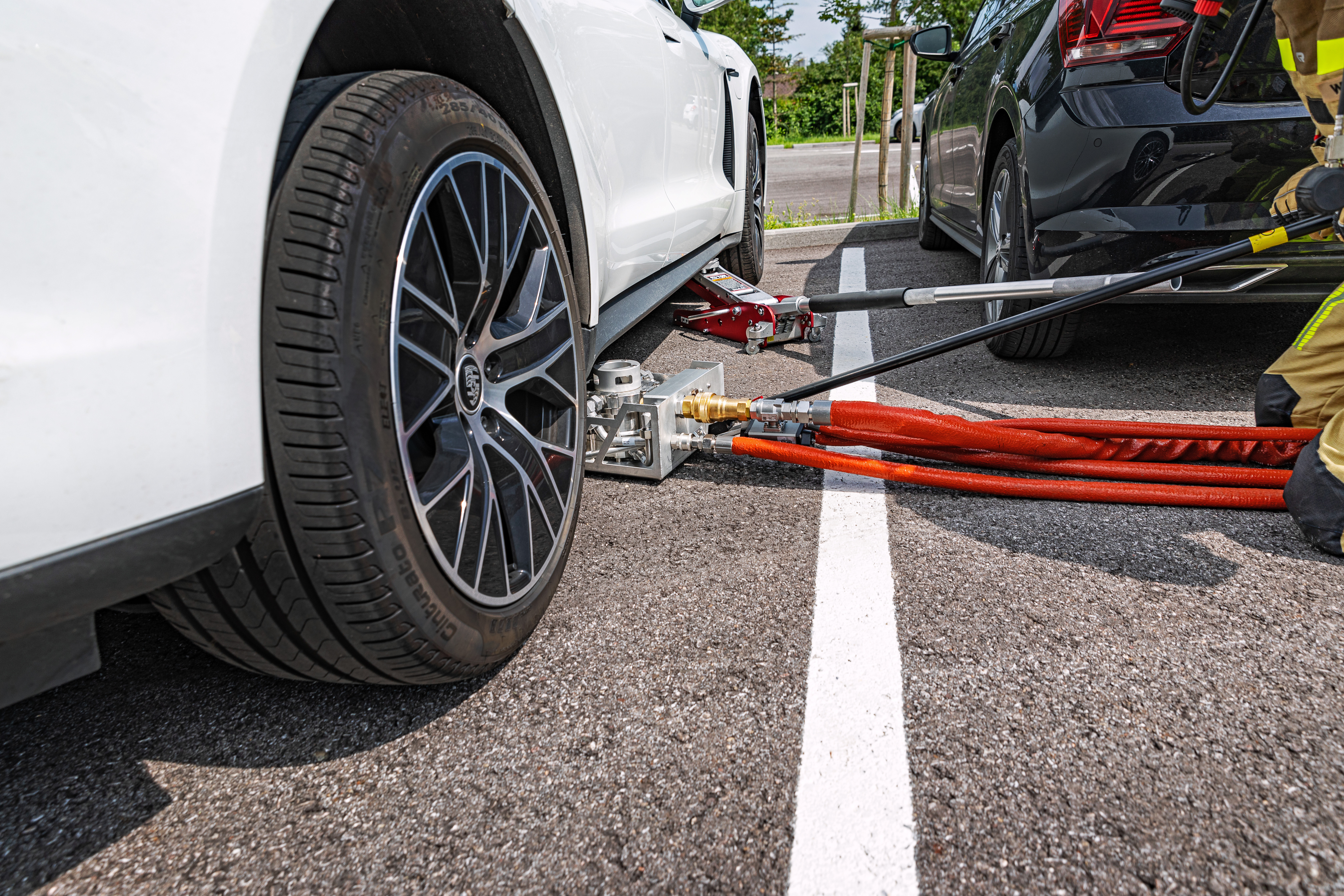 Hasiaci systém na hasenie batérií v elektromobiloch