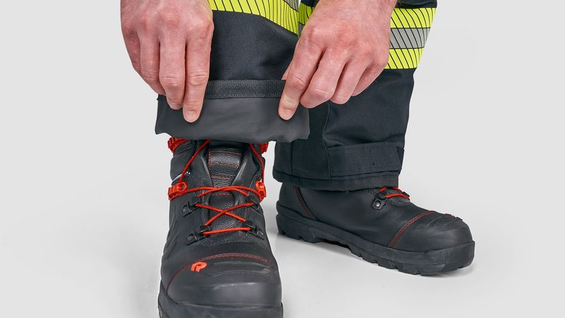 Nový Ľahký zásahový odev Rosenbauer GAROS G 30 s membránou BLACK BLUE /GOLD Nový Ľahký zásahový odev Rosenbauer GAROS G 30 s membránou BLACK BLUE /GOLD